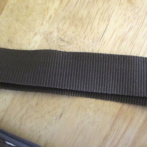 Baggallini Crossbody Bag Travel Organizer Purse Triple Zip, Brown Cream Print - Picture 12 of 16